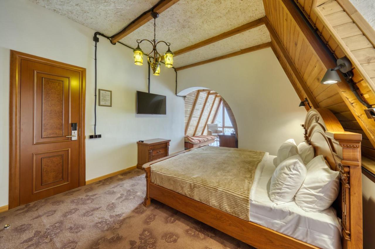 Alpine Castle Hotel Dilijan Eksteriør billede
